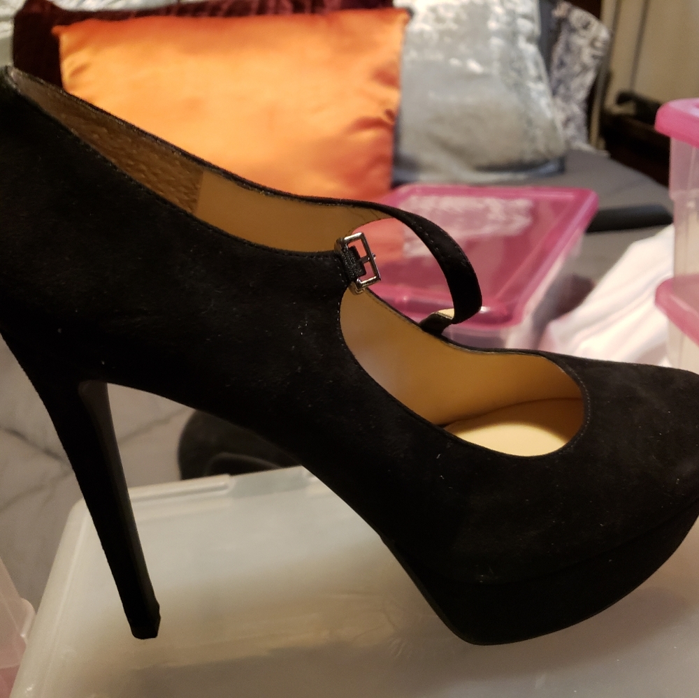 Shoes - Picture 2 of 2